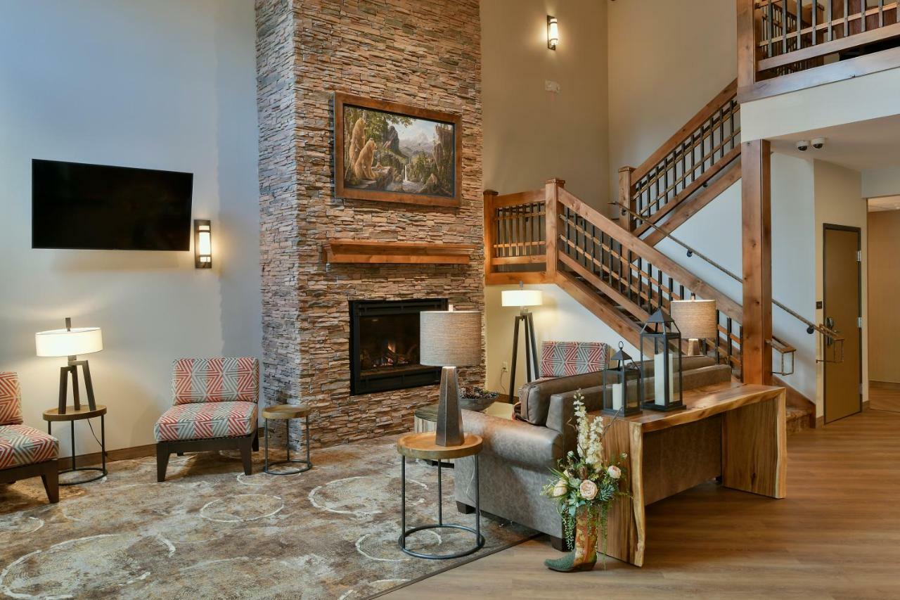 Grandstay Hotel & Suites Sisters Esterno foto