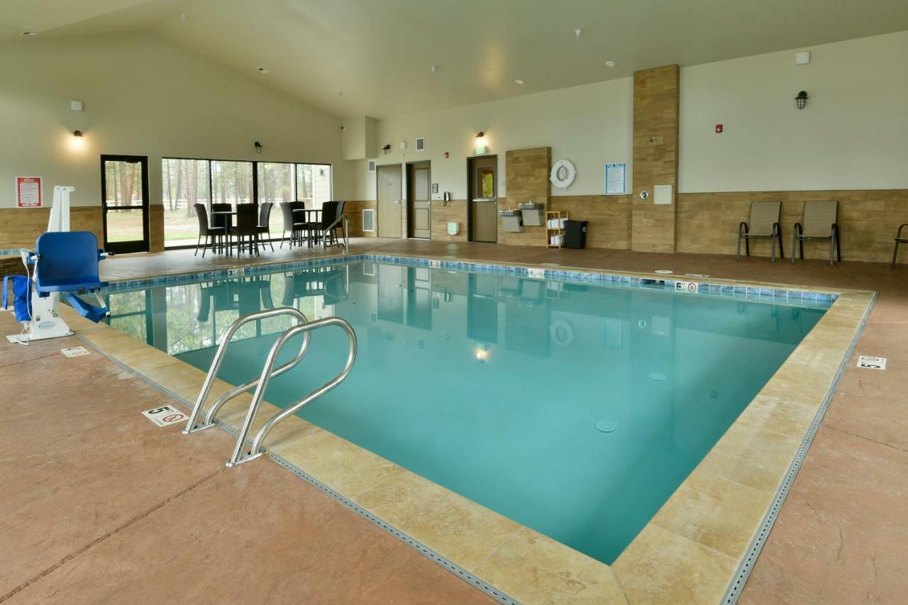 Grandstay Hotel & Suites Sisters Esterno foto